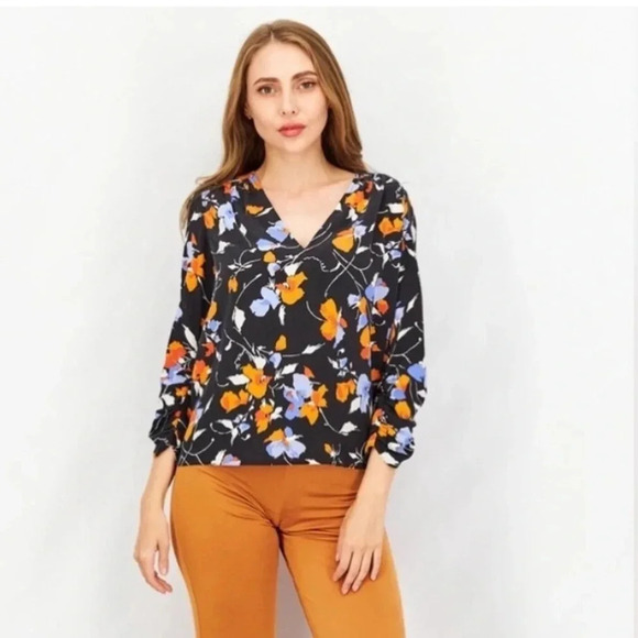 Joie Maizie Caviar 100% Silk Floral Blouse size S - Picture 1 of 10
